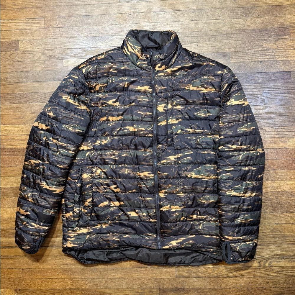Ecko Unlimited Men's Black and Tan Camo Puffer Jacket Y2K
